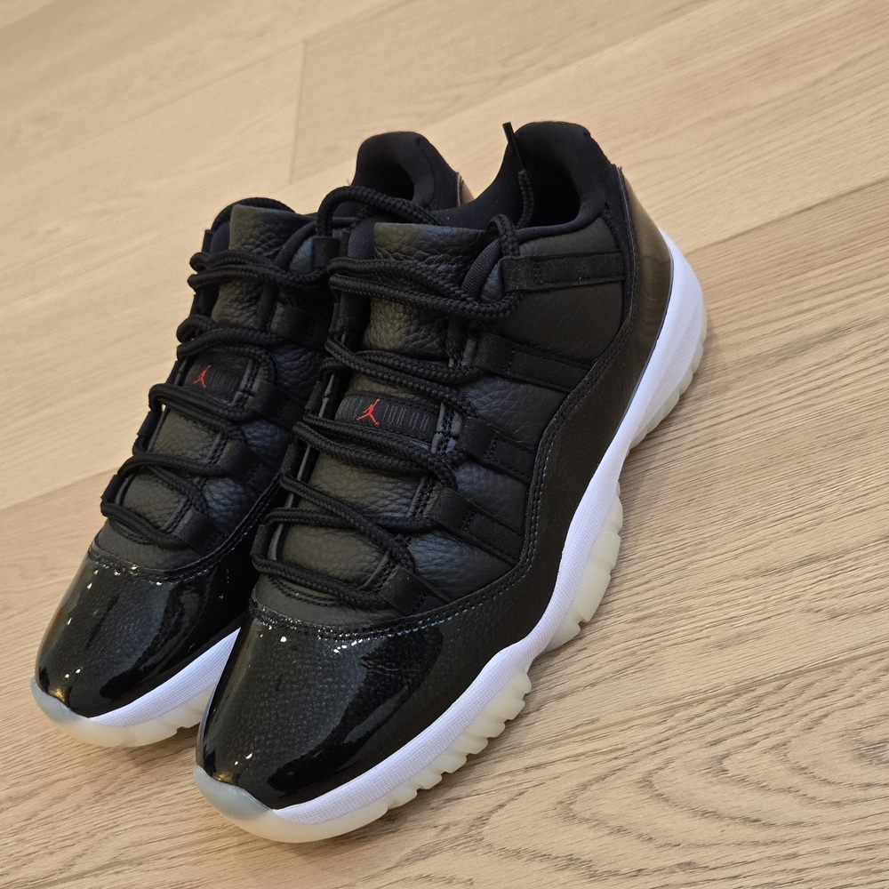Jordan 11 Low 72-10
